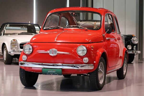 Bild: Fiat 500 Nuova Cabriolet (1963) - dabei bei der Advents-Auktion im Oldtimer Zentrum Ostschweiz 2024
