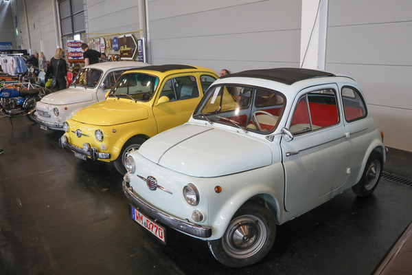 Image: Fiat 500 in various colors and versions for sale - Klassikwelt Bodensee 2023