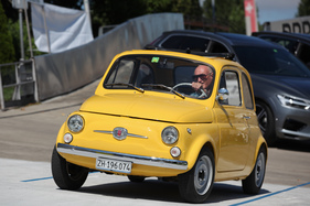 Bild Fiat 500 - rund und kompakt, ideal für die engen Strassen Roms - Dolder Classics August 2017