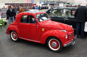 Fiat 500C Topolino (1956) - mit dem Ferrari-Zeichen gleich doppelt so schnell - am OTM Fribourg 2013