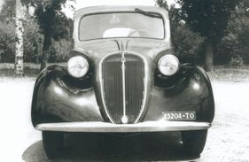 Fiat 508 Berlina (1937) - more rounded and aerodynamic design