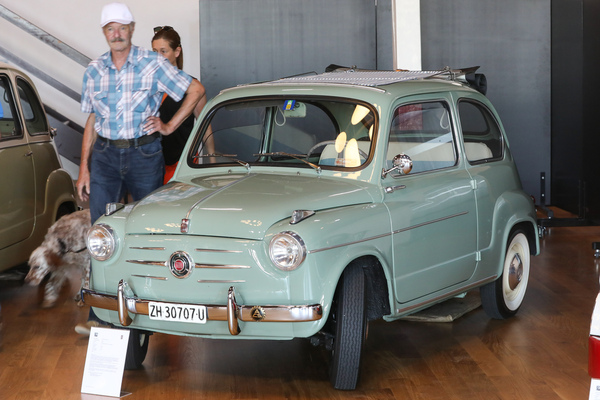 Fiat 600 D Trasformabile (1962) - Sonderschau Fiat 600 - Albisgütli Classics Cars & Bikes Juli 2025
