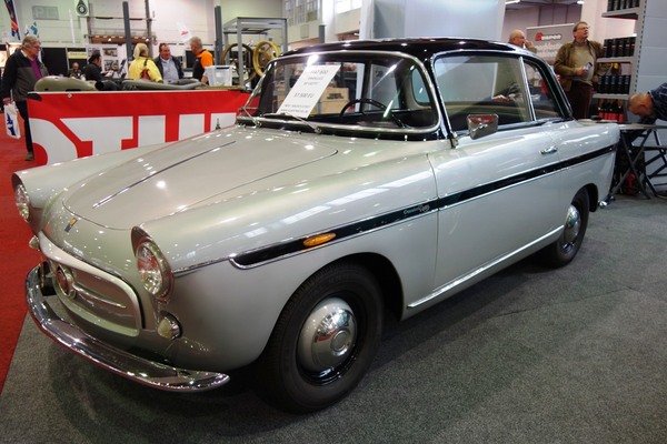 Fiat 600 Granluce (1959) – gebaut von Viotti – Interclassics Classic Car Show Brüssel 2023