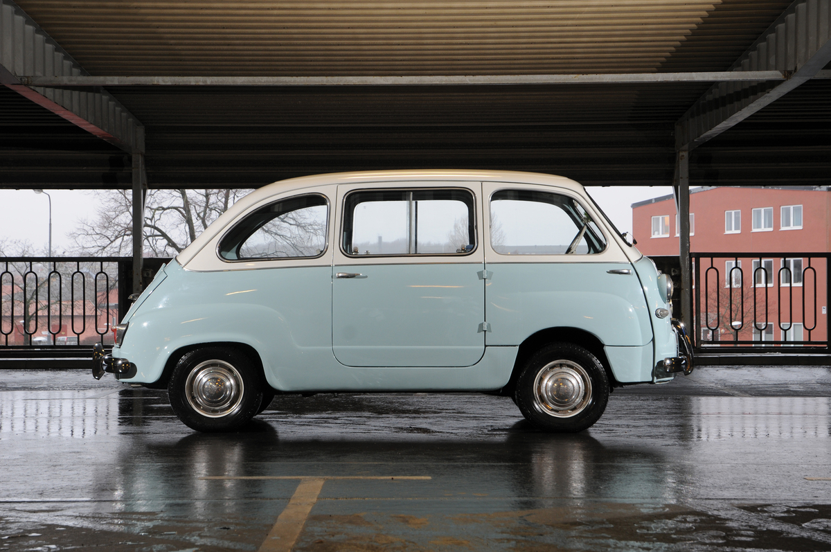 Fiat 600 Multipla (1957) - angeboten als Lot 53 an der RM Auction Paris vom 5. Februar 2014