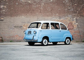 Fiat 600 Multipla (1958) - als Lot 091 an der Bonhams Quail Lodge Auction am 14. August 2015