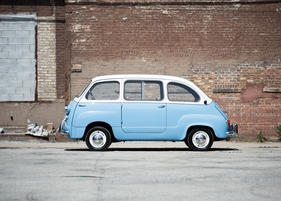 Fiat 600 Multipla (1958) - als Lot 091 an der Bonhams Quail Lodge Auction am 14. August 2015