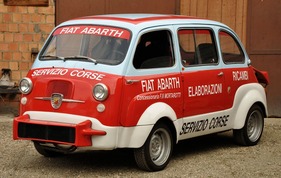 Fiat 600 Multipla (1962) - angeboten als Lot 146 an der Versteigerung von Artcurial "Automobiles Sur Les Champs" 2012