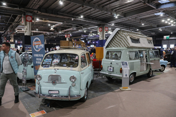 Fiat 600 Multipla (1965) – zu haben für EUR 29'990 – Rétromobile Paris 2025