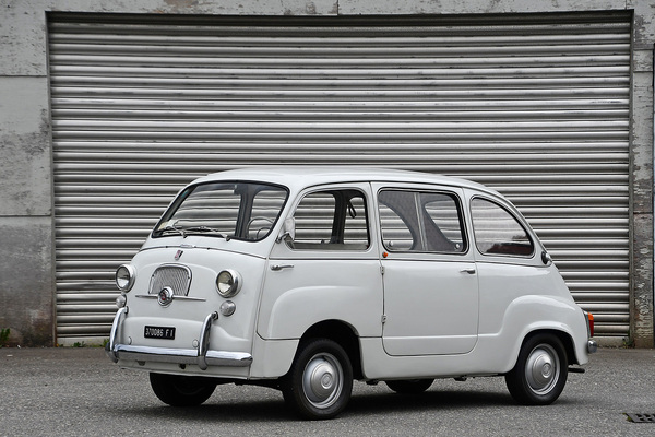 Image: Fiat 600 Multipla (1967) - goes under the hammer at the Oldtimer Galerie Toffen on October 12, 2024