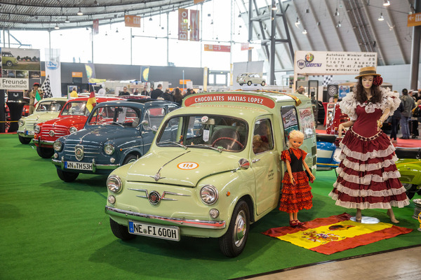Fiat 600 als Kombi - Retro Classics Stuttgart 2020