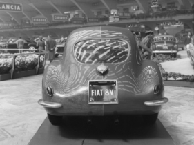 Fiat 8 V (1954) - die Kunststoffversion hier am Genfer Autosalon von 1954 ausgestellt, Hinteransicht
