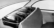 Fiat 850 (1964) – Hinter der Rückbank und über dem Motor ist Platz für zwei Reisetaschen