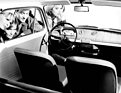 Fiat 850 (1964) – Trotz interessierter Blicke: das Interieur geriet eher schlicht