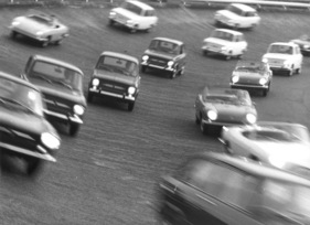 Fiat 850 (1966) - die Coupés sind schon fast vorbei - Fiat-Modelle in der Steillwandkurve