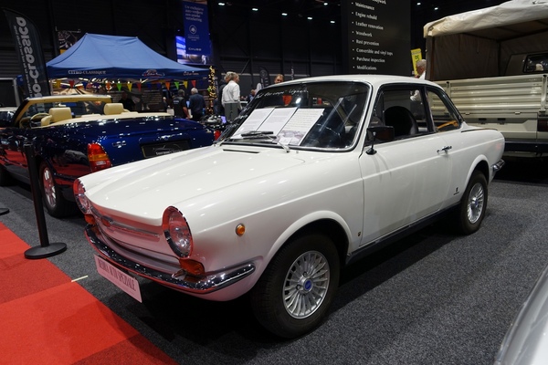 Fiat 850 Coupé Vignale (1965) – für 13'950 Euro – Classic Car Show Maastricht 2025