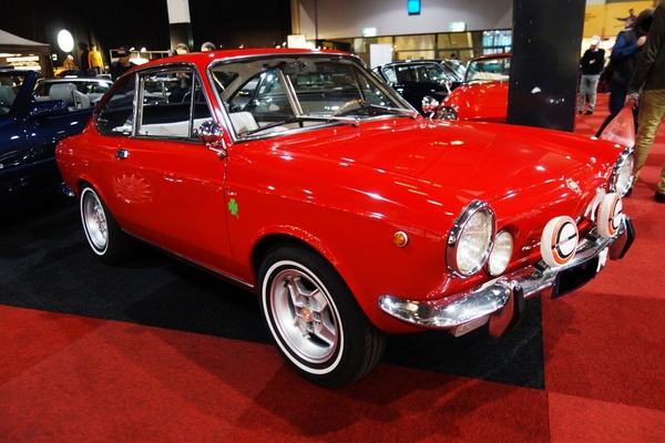 Fiat 850 Coupé mit Abarth-Felgen - InterClassics Maastricht 2018