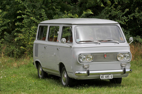 Fiat 850 Familiare (1968) - Klein-Van lange vor Meriva, Touran und Co. - Concours d'Elégance Suisse "spéciale" 2021 in Coppet