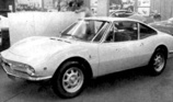 Fiat 850 Moretti Spezial (1968) - Karosserie erinnert an den Fiat Dino