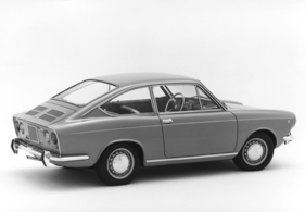 Fiat 850 Sport Coupé (1968) - ab Serie 2 hatten die Coupés hinten veir Lampen und eine Abrisskante