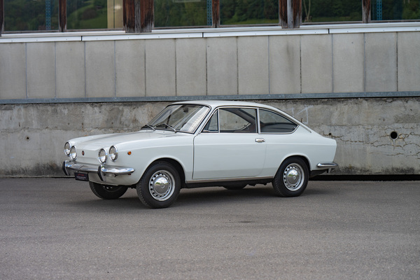 Fiat 850 Sport Coupé (1971) - als 01 an der Swiss Classic World Versteigerung 2026 der Oldtimer Galerie