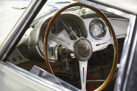 Fiat 8V Berlinetta (1954) – Blick ins patinierte Interieur – Rétromobile Paris 2025