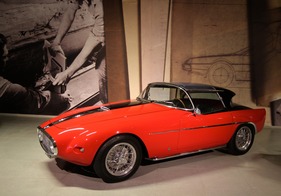 Fiat 8V 'Demon Rouge' (1953) - ein Einzelstück von Giovanni Michelotti, erstmals gezeigt am Turiner Salon von 1953, heute Teil der Sammlung des Louwman Museums in Den Haag