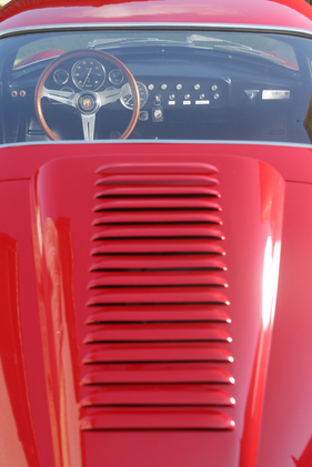 Fiat-Abarth 1000 Bialbero (1960) - Blick durch die kleine Heckscheibe ins Interieur Fiat-Abarth 1000 Bialbero (1960) - Blick durch die kleine Heckscheibe ins Interieur