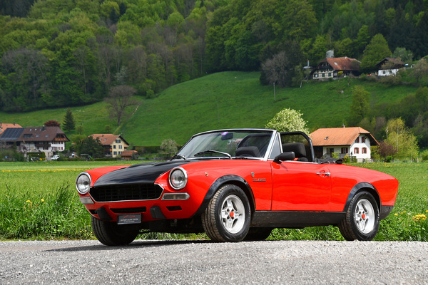 Bild: Fiat-Abarth 124 Rally Spider CSA (1974) - als Lot 15 angeboten an der Swiss Classic World Versteigerung der Oldtimer Galerie Toffen in Luzern am 3. Juni 2023
