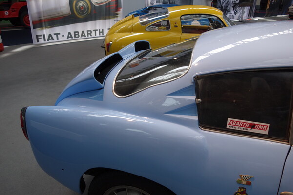 Fiat-Abarth 850 Sestriere Zagato (1959) – Ausstellung "75 Jahre Abarth" in der Autoworld Brüssel