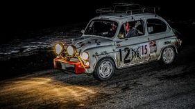 Fiat-Abarth 850 TC (1961) - viel Licht gleich viel Sicht - Teichalm Winterclassic 2018