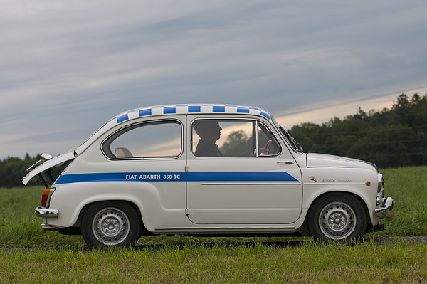 Fiat-Abarth 850 TC Nürburgring (1963) - Selbst grossgewachsene Menschen finden gut Platz im Zwerg