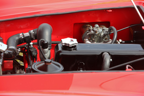 Fiat Barchetta 103 Sport 1200 S (1957) - der Vierzylinder ist natürlich längs eingebaut