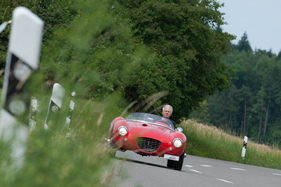 Fiat Barchetta 103 Sport 1200 S (1957) - die Windschutzscheibe hält den Wind nur marginal ab