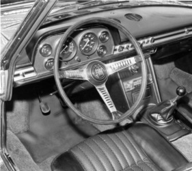 Fiat Dino 2000 Spider (1968) - sportliches Armaturenbrett aus der Pininfarina-Küche - Genfer Autosalon 1968