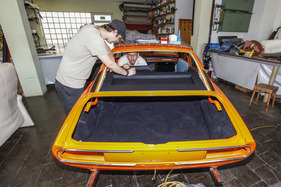 Fiat Dino 2400 Coupé (1972) - Alle Teile wollen exakt eingepasst werden