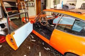 Fiat Dino 2400 Coupé (1972) - Arbeit am Interieur