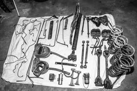 Fiat Dino 2400 Coupé (1972) - Aufhängungsteile während der Restaurierung