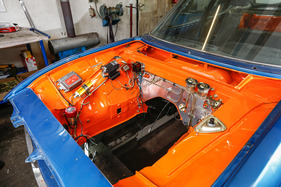 Fiat Dino 2400 Coupé (1972) - Der Motorraum ist bereits lackiert