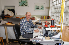 Fiat Dino 2400 Coupé (1972) - Der Sattler an der Arbeit