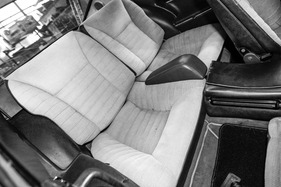 Fiat Dino 2400 Coupé (1972) - Ein langes Autoleben ging auch an den Stoffsitzen nicht spurlos vorbei