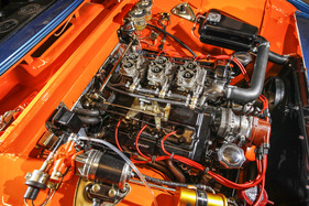 Fiat Dino 2400 Coupé (1972) - Eingebauter Motor, der Luftfilter fehlt noch