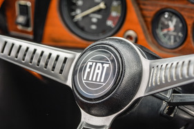 Fiat Dino 2400 Coupé (1972) - Fiat-Zentrum für das Lenkrad - korrekt