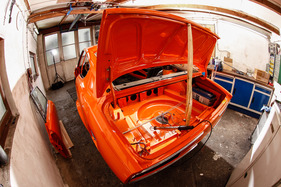 Fiat Dino 2400 Coupé (1972) - Kofferraum während der Restaurierung