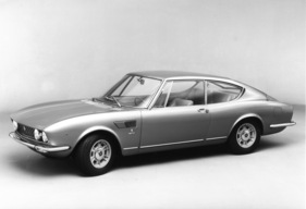 Erstes Strassen-Auto mit dem Namen Dino war das Fiat-Coupé von 1966, entworfen von Giorgio Giugiaro für Bertone.