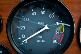 Fiat Dino Spider (1968) - Roter Bereich ab 8'000 U/min, das gab es damals nur in rennmässigen Sportwagen