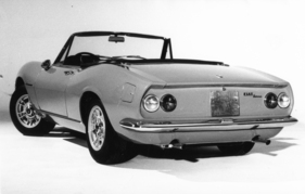 Fiat Dino Spider 2000 (1966) - Heckansicht mit Designelementen, die an die Studie Dino Berlinetta Speciale von Pininfarina erinnern