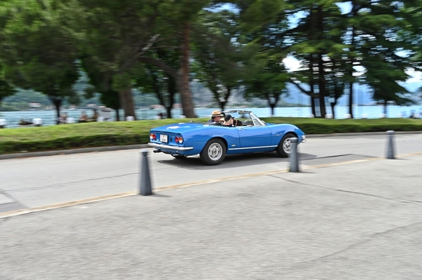 Fiat Dino Spider 2000 (1967) am Lago di Como auf dem Dino Raduno 2024