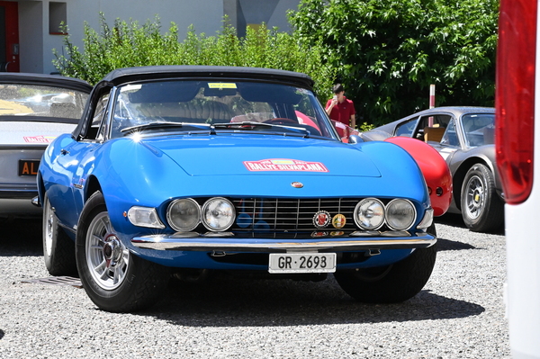 Fiat Dino Spider 2000 (1967) auf Dino Raduno 2024 Mittagspause