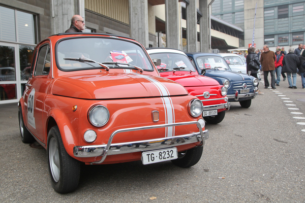 Fiat Heckmotor-Typen in einer Reihe - Fiat 500 und 650 - Oldtimermesse St. Gallen am 30. Oktober 2016