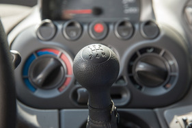 Fiat Multipla (1999) - Fünfganggetriebe, Schalthebel perfekt positioniert (1999)